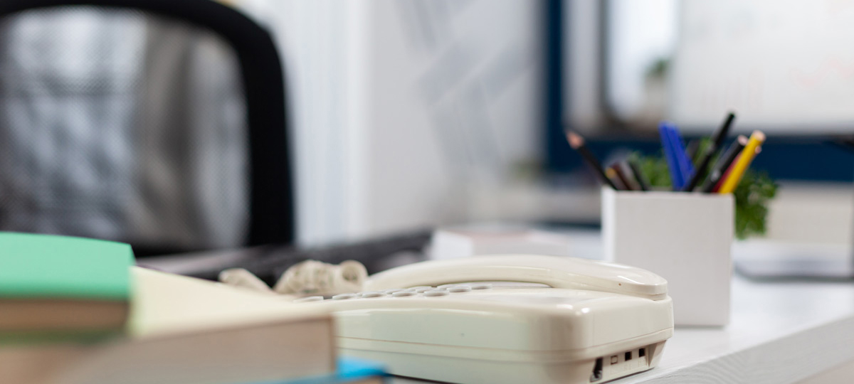 closeup-of-unanswered-phone-on-desk